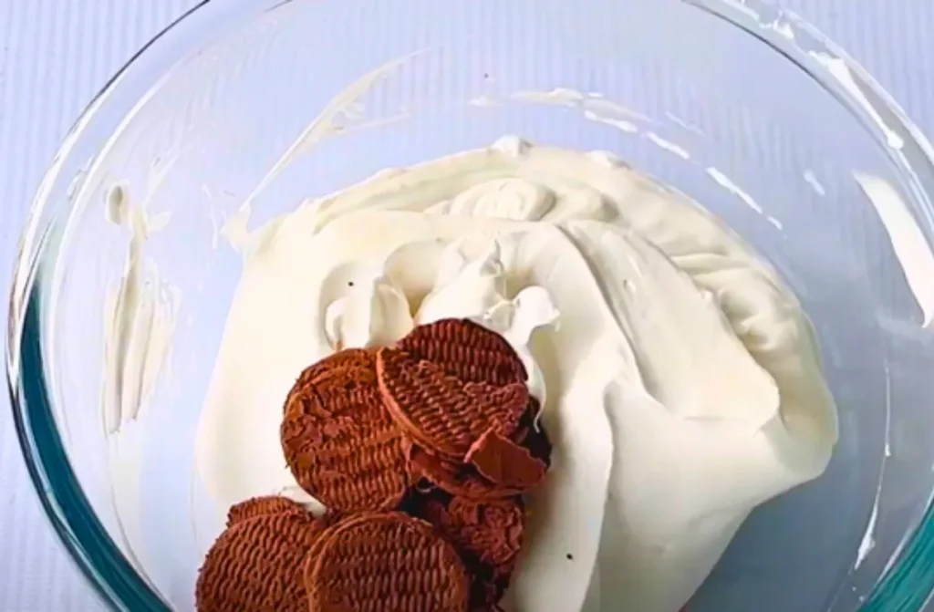 3-Ingredient Oreo Mousse