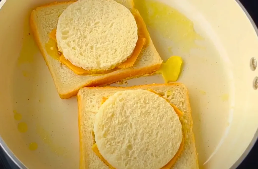 Easy Cheesy Egg Toast Recipe