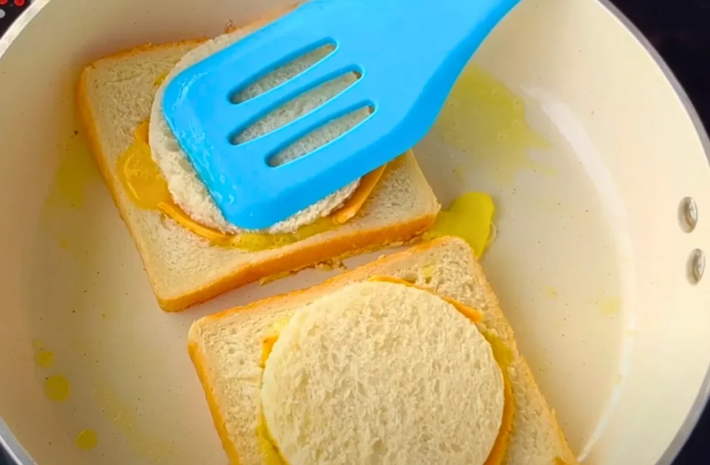 Easy Cheesy Egg Toast Recipe